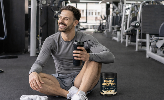 Whey Protein Blähungen – Ursachen bei Molkenprotein & Lösungen